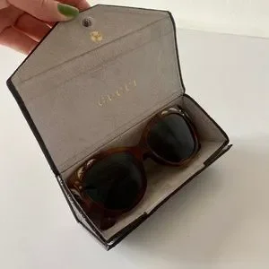 Gucci feather-accent detail tortoise shell cat eye sunglasses glasses Gucci | Accessories | Gucci Featheraccent Detail Tortoise  main image 2